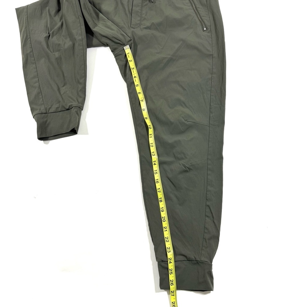 Athleta Trekkie North Jogger Pants Green Size 14 Hiking Outdoors - Picture 9 of 10